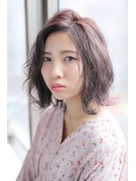 ソーホー ニューヨーク シズオカ(SOHO newyork SHIZUOKA) ラフな無造作ウェーブが大人かわいいミディ