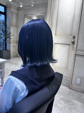 アソビ 表参道(ASOBI) 切りっぱなし　外ハネ　ネイビーブルー