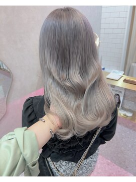 ロンド レア 天神大名店(Lond Le’a) ダブルカラー/インナーカラー/イヤリングカラー/ペールベージュ