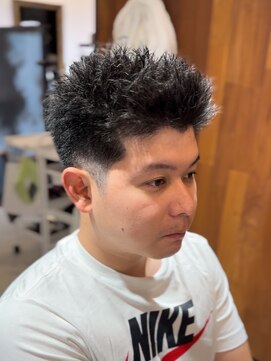 トンネルヘアー(Tunnel hair) スパイキーショート