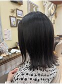外ハネ切りっぱなしボブ