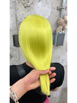 モニカ 原宿店(MONIQA) ネオンイエロー