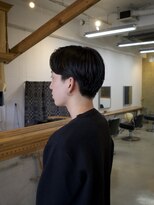 ロクマルキュー(609)&nbsp;刈り上げすぎないナチュラルセンターパート