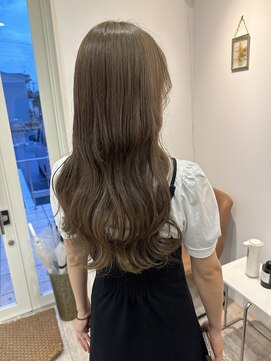 ジジ インターパーク 宇都宮(Gigi) カール/セミディ/シアーカラー/姫カット/くすみベージュ