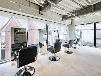 スレイ(SLAY)の写真/ゆったりと落ち着いたプライベート空間で、周りを気にせずリラックスして施術が受けられる◎[三宮/元町]