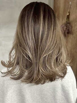 アポロ 横浜駅店(apollo) xバレイヤージュ/ホワイトグレージュ/レイヤーカット