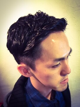 オムヘアーバイグルーマーズ(HOMME HAIR by GROOMER/S) トーキョーインテリ・刈り上げスタイル【水道橋メンズサロン】