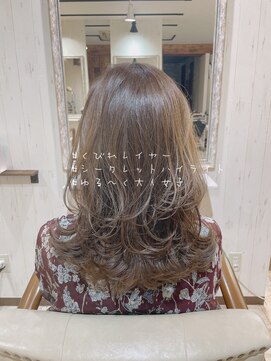 ティアラ 桜木町(TIARA) REAL SALON WORK～くびれレイヤー／シークレットハイライト