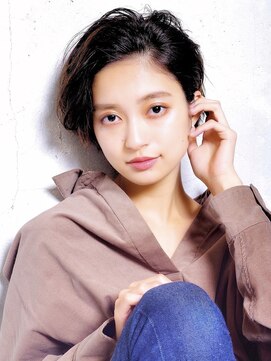 ヘアーアンドメイク エイダ(hair&make eida) センターパートマッシュボブ　神保町