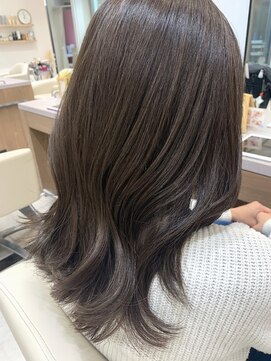 ガレリアエレガンテ 栄店(GALLARIA Elegante) グレージュ　×  ミディアムヘア