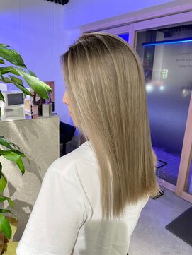 キング 高槻(K!ng) 縮毛矯正髪質改善ハイライトレイヤーカット高槻美容室エクステ