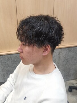 ニアウ 伊勢崎連取店(Niau) 刈り上げショートセンターパートツイストスパイラルパーマ