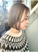 NUDEハイトーンダブルカラーくすみベージュ切りっぱなしボブ