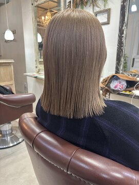 breach×ミルクティーベージュ