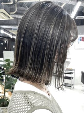 キラ 渋谷(KILLA) ツヤ髪スタイル/ミディアムレイヤー/ブルージュ/グレージュジュ