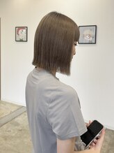 エテ(ete) 柔らかベージュ×ぱつっとbob