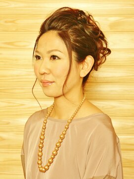 キキ(KiKi) パーティのアップスタイル