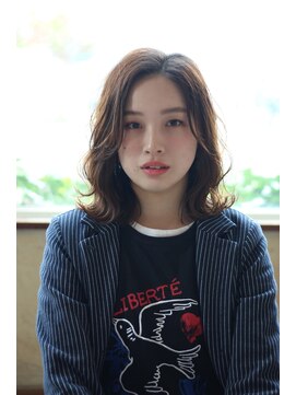 ビーワールド(B WORLD) 愛されあざとミディ【藤枝/オーガニックカラー/髪質改善】