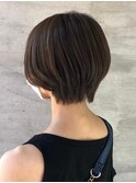 20代30代大人かわいいアッシュブラウン小顔ひし形ショート