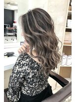 リア 大阪梅田(Ria)&nbsp;～外国人風バレイヤージュカラー～【Ria 大阪 梅田】