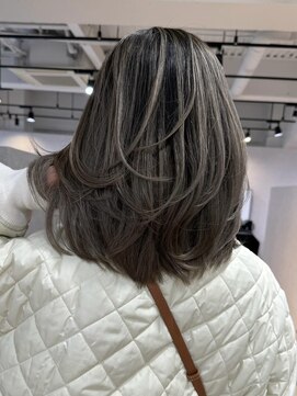 メリー オオサカ(Merly Osaka) layer gray balayage