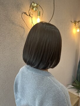 トリコ 柏(tricot) 透明感カラー/ダークトーン/ショートボブ