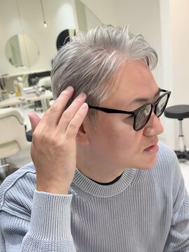 バース 梅田中崎町店(BIRTH) 50代40代白髪ぼかしシルバーメッシュバレイヤージュ