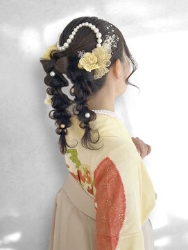 ハウス(HAUS.) 横浜卒業式着付け袴ヘアセットツイン編みおろしリボンアレンジ