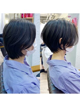 アヴァロン(AVALON) 美シルエット・愛され大人ショートボブ・前髪長め【BISA】