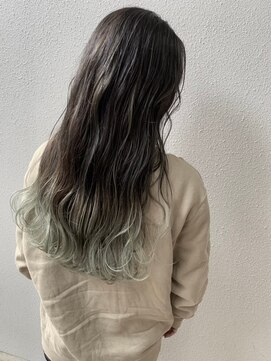 モルニ(MORNI) すそカラー_マロンベージュ Aラインボブ かきあげ