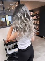 サニー 渋谷(SUNNY)&nbsp;バレイヤージュショコラアッシュハイライトグレージュカラー