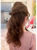 ビューティーセラーバイハリウッド(BEAUTY CELLAR BY HOLLYWOOD) ユルフワ・ハーフアップ