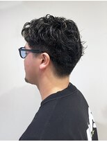 ロロン(LORONG)&nbsp;メンズスタイル　ツーブロック　ハイライト　パーマ