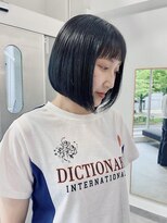 シー(thee)&nbsp;bobとブルーブラック