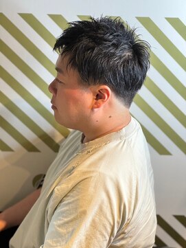 バーバーバー アカバネ(BARBER-BAR AKABANE) ビジネスマンの黒髪短髪ヘアスタイル ツーブロック/フェード#3