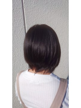 ケイズプラスカラン(HAIR AND MAKEUP K's PLUS calin) 【倉敷　沖/calin】前下がりショート