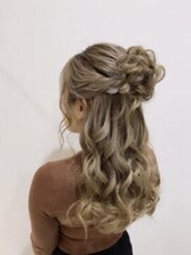 リアン 八幡筋店(lien) 高めのお団子ハーフアップ