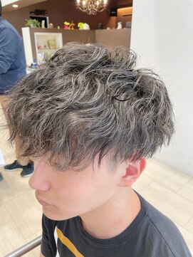 イースト(YEAST) メンズパーマ 波巻きツイストスパイラル