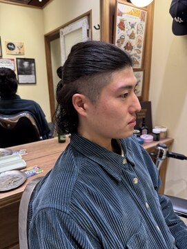 フォーコーナーズ(Four Corners) ハーフアップ/フェード/スパイラルパーマ