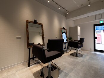 ルスポ(respo)の写真/『どんな時も主役はお客様』を心掛けた接客＊カウンセリングから仕上げまでマンツーマンで対応いたします◎
