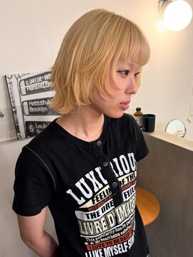 トナリ(tonari) レイヤーカット×抜きっぱなしブリーチ