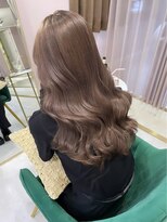 シェリ(che'rie)&nbsp;ハイライトカラーミルクティーベージュブリーチレイヤーカット