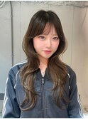 アッシュベージュ／ハッシュカット