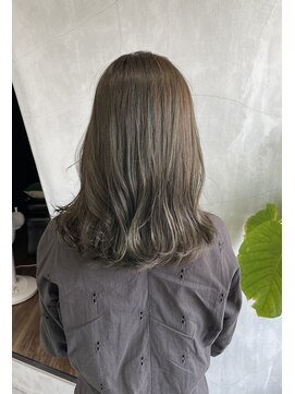 ティティ(TiTi) くすみカラーオリーブグレージュ[TiTi_栗林れい]