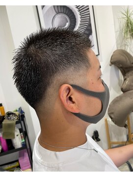 レシェル 桑名店(RECIEL) バズカット風フェードスタイル