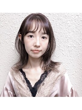 ヴェリーテ(Verite) ツヤブラウン×ウエットミディ