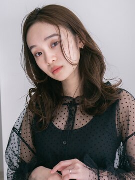 ガーデンヨコハマエスト(GARDEN YOKOHAMA est) ミディアム　レイヤーカット　オリーブベージュ　ウェットヘア