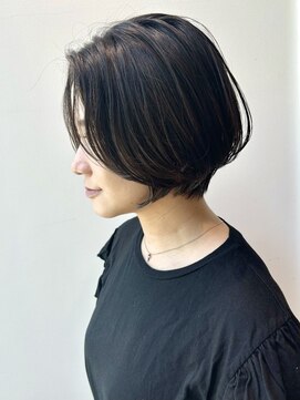 ステア ケース(stair case) かきあげショートボブレイヤー顔まわりカットトリートメント