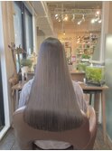 王道 ストレートロング シルバーグレージュ
