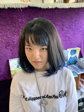 バルテイン(Hair Valtein) ブルーブラックインナーブルーボブ